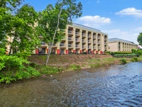 119_001_the inn on the river