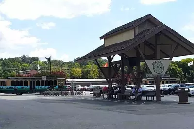 Pigeon Forge trolley stop at the Old Mill