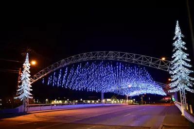 winter lights in downtown pigeon forge